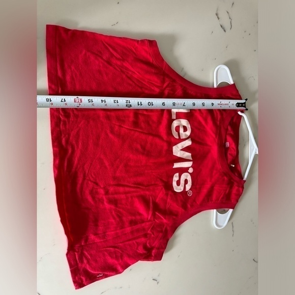 Levi’s Graphic Logo Cropped Tank Top - Picture 6 of 6